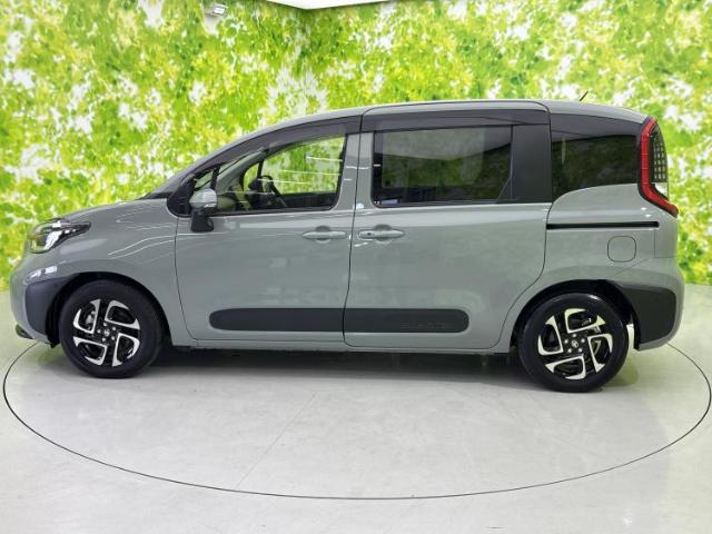 Toyota Sienta 4