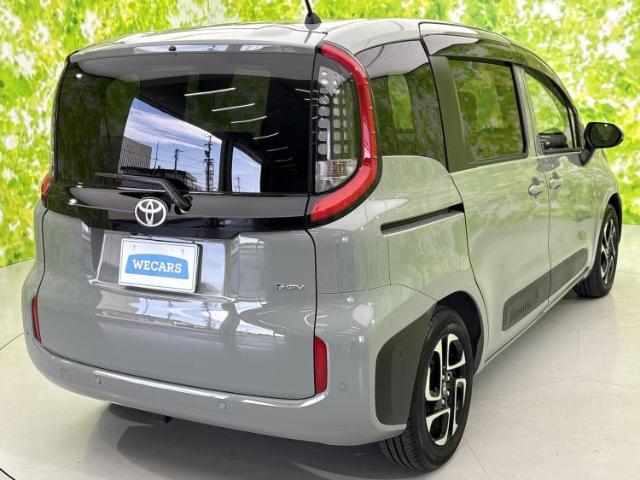 Toyota Sienta 5