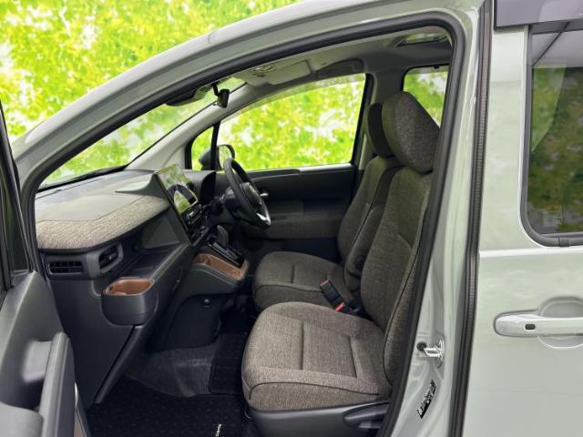 Toyota Sienta 8