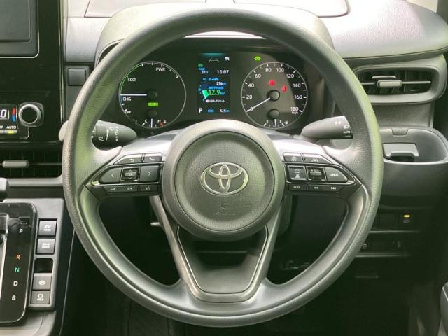 Toyota Sienta 11