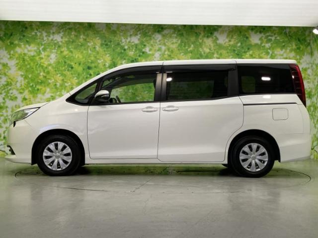 Toyota Noah 5