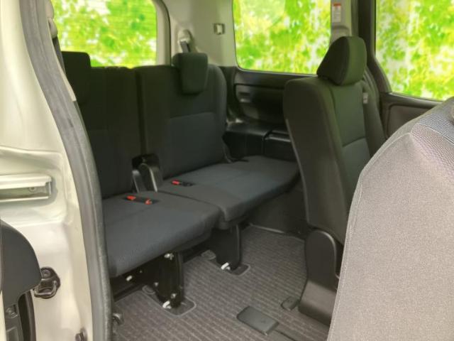 Toyota Noah 8