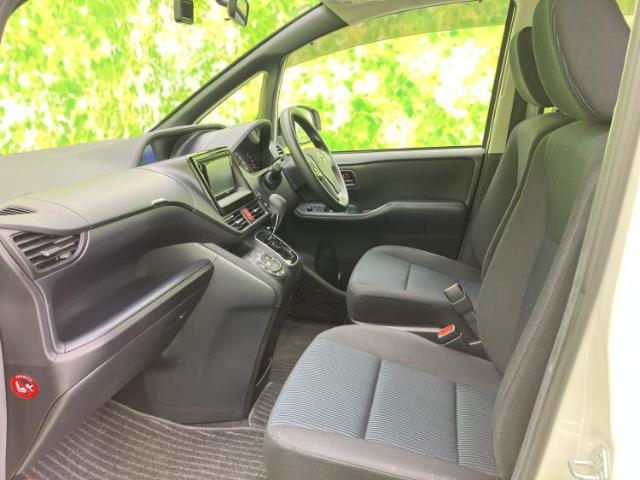 Toyota Noah 9