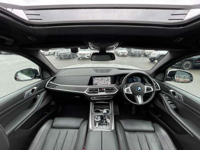 BMW X7 11