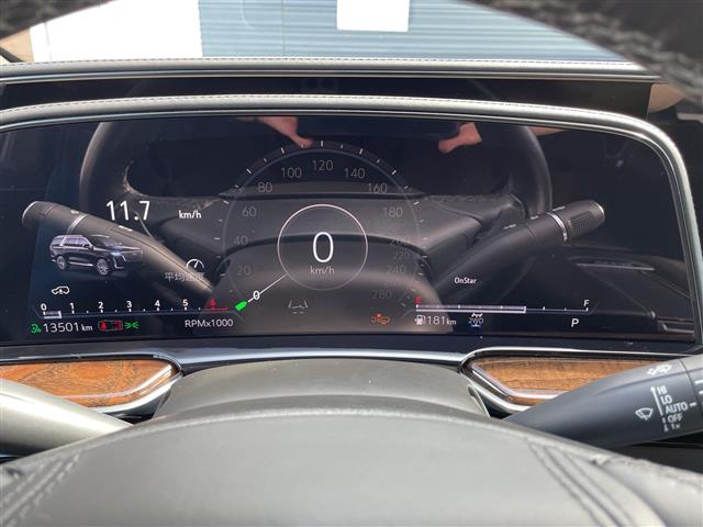 Cadillac エスカレード 5