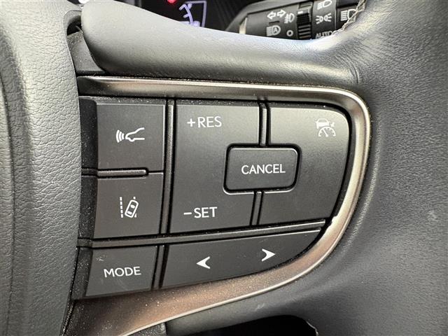Lexus UX 11
