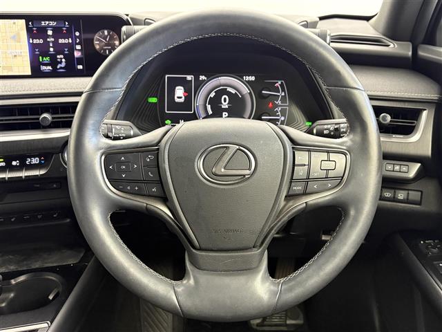 Lexus UX 9
