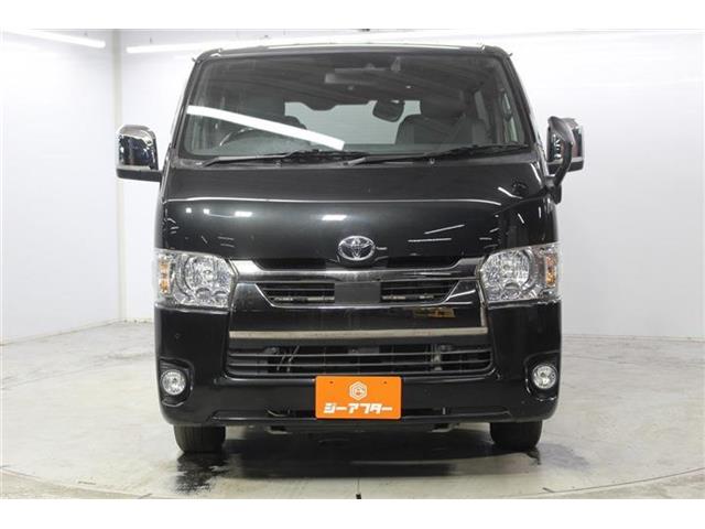 Toyota Hiace Van 4