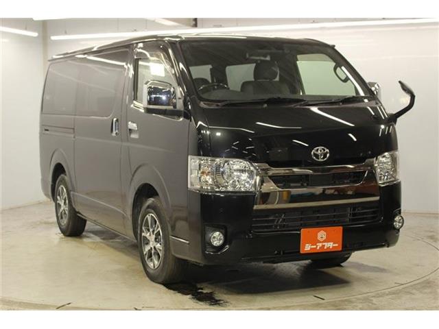 Toyota Hiace Van 5