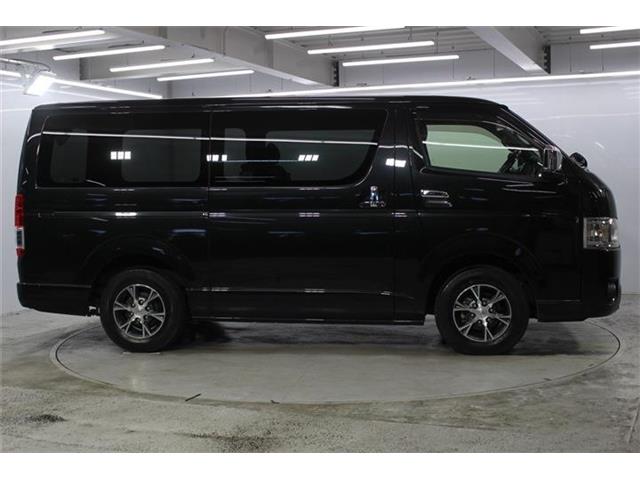 Toyota Hiace Van 6