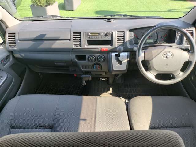 Toyota Hiace Van 6