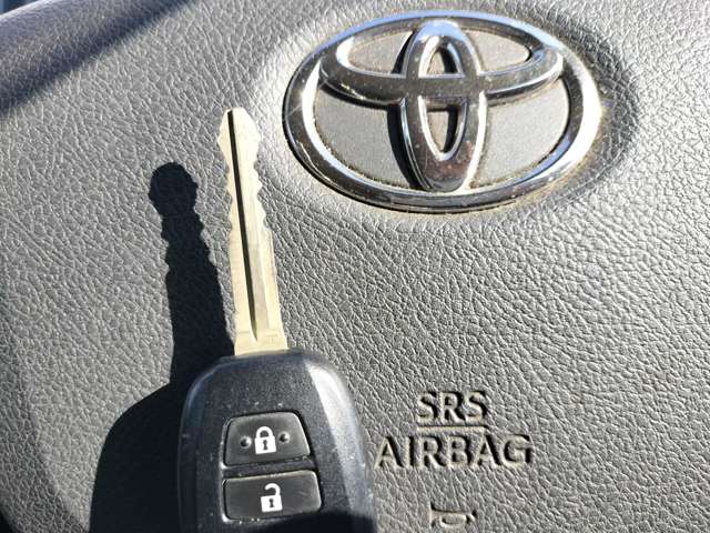 Toyota Hiace Van 9