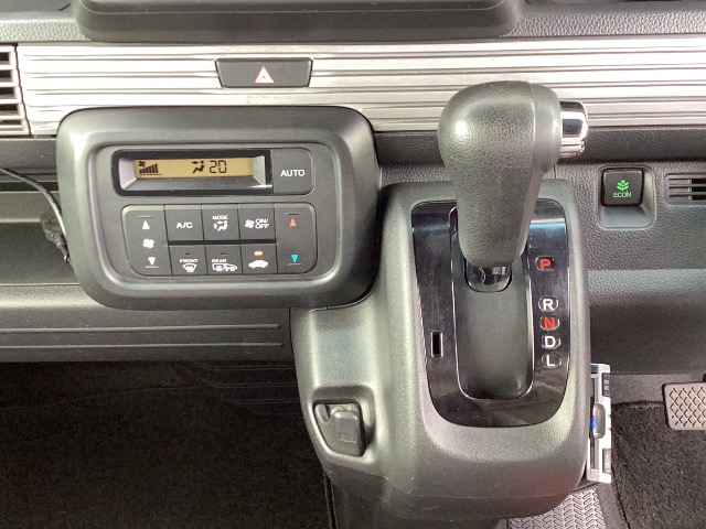 Honda N-VAN 9