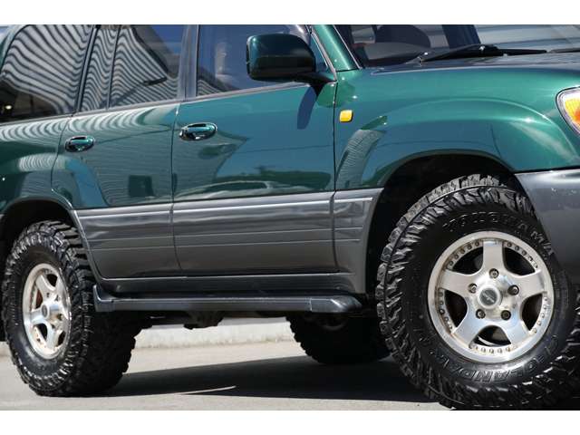 Toyota Land Cruiser 100 13