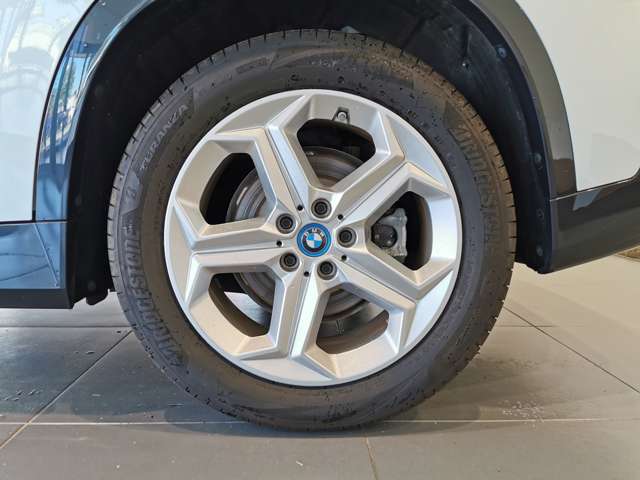 BMW iX1 5