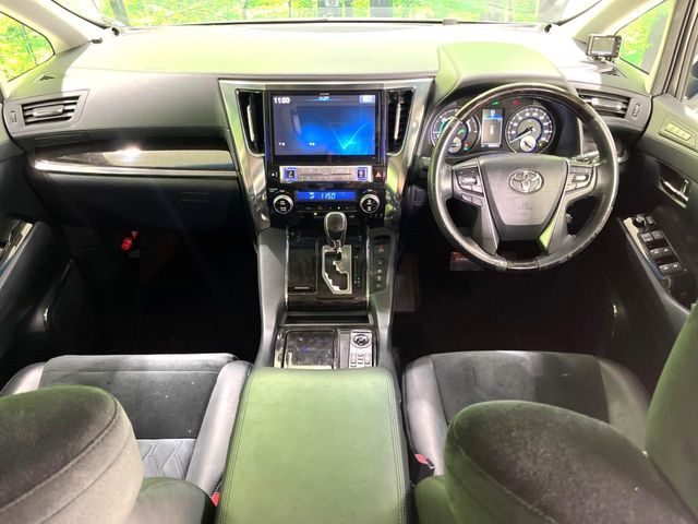 Toyota Alphard 3