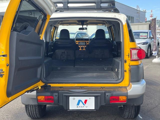 Toyota FJ Cruiser 11