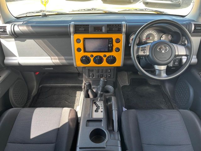 Toyota FJ Cruiser 2