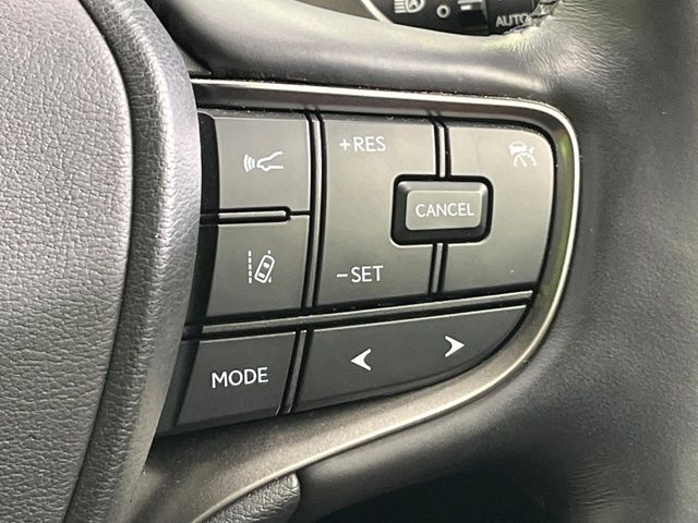 Lexus UX 6