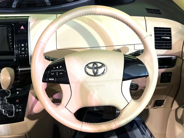 Toyota Estima 12