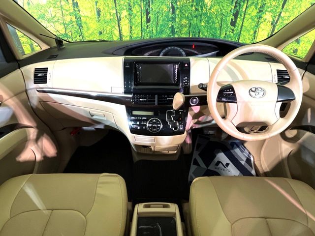 Toyota Estima 2