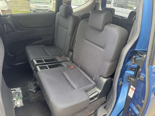 Toyota Sienta 12