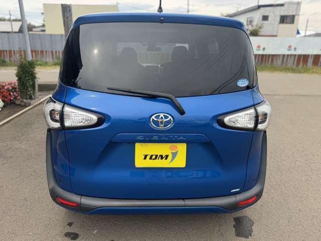 Toyota Sienta 5