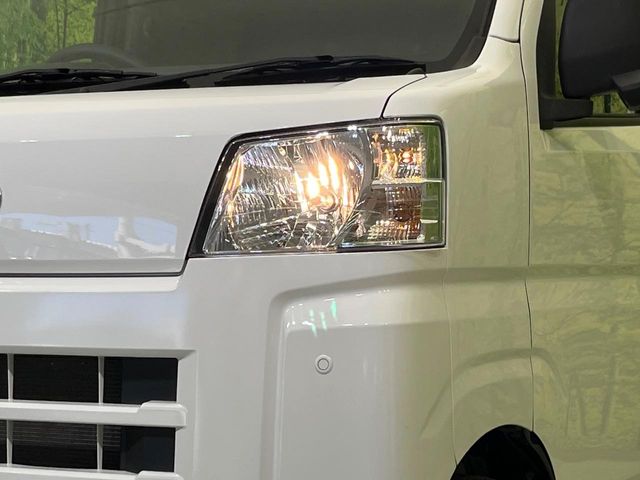 Daihatsu Hijet Cargo 12