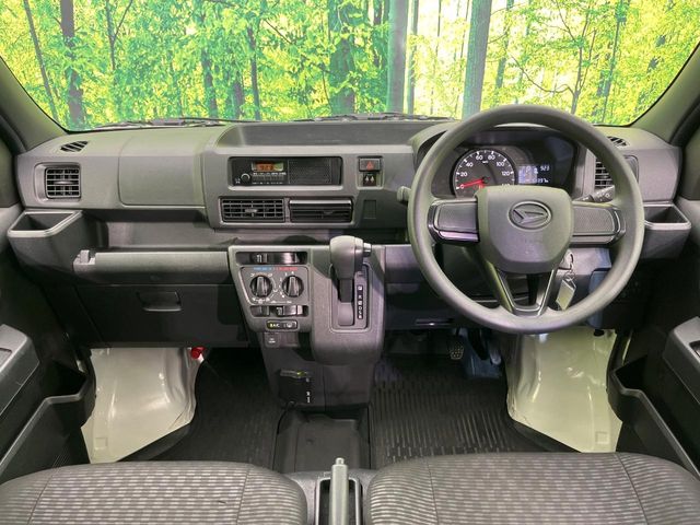 Daihatsu Hijet Cargo 2