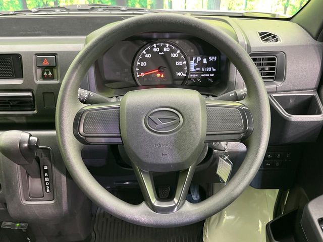 Daihatsu Hijet Cargo 10