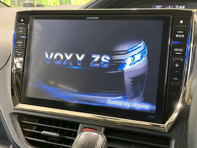 Toyota Voxy 5