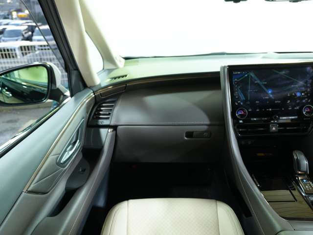 Toyota Alphard 9