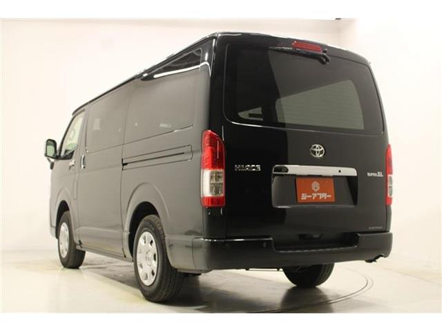 Toyota Hiace Van 12