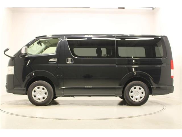 Toyota Hiace Van 11