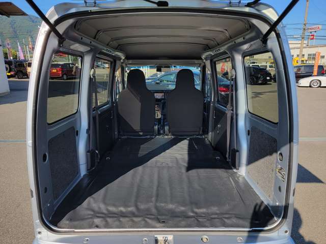 Daihatsu Hijet Cargo 9