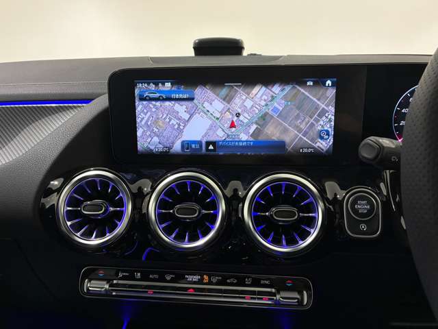 Mercedes-Benz GLA-Class 8