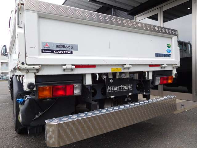 Mitsubishi Fuso Canter 9