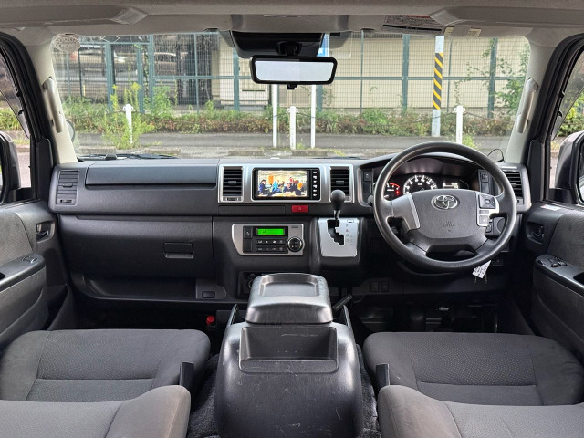 Toyota Hiace Van 3