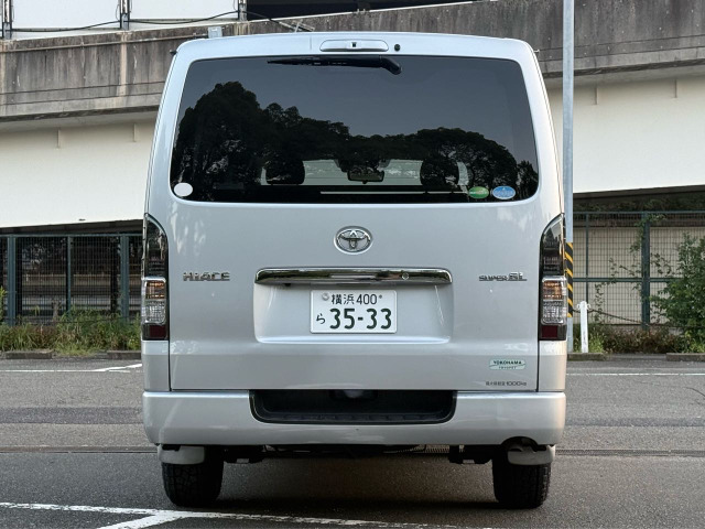 Toyota Hiace Van 6