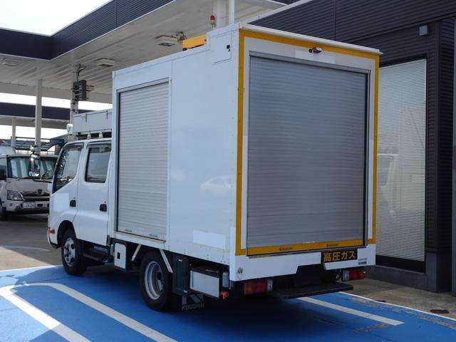 Hino Dutro 8