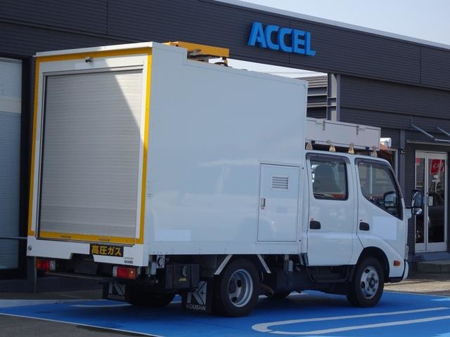 Hino Dutro 10
