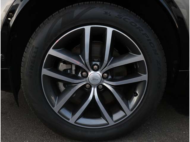 Land Rover Discovery Sport 10