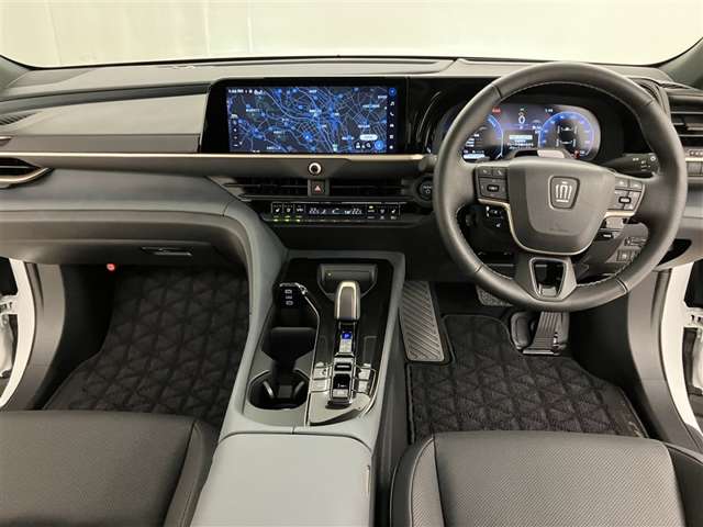 Toyota Crown Estate 7