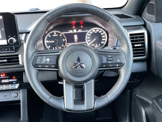 Mitsubishi Triton 12