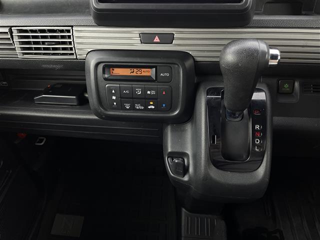 Honda N-VAN 12