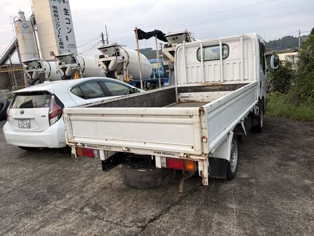 Nissan Atlas 4
