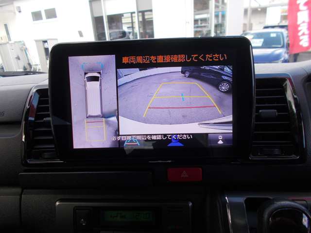 Toyota Hiace Van 11
