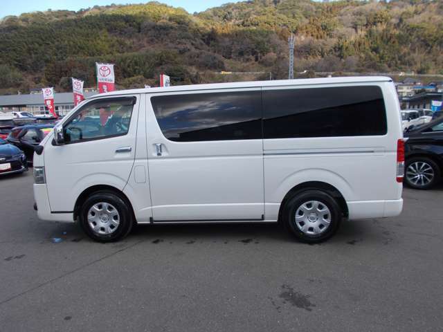 Toyota Hiace Van 2