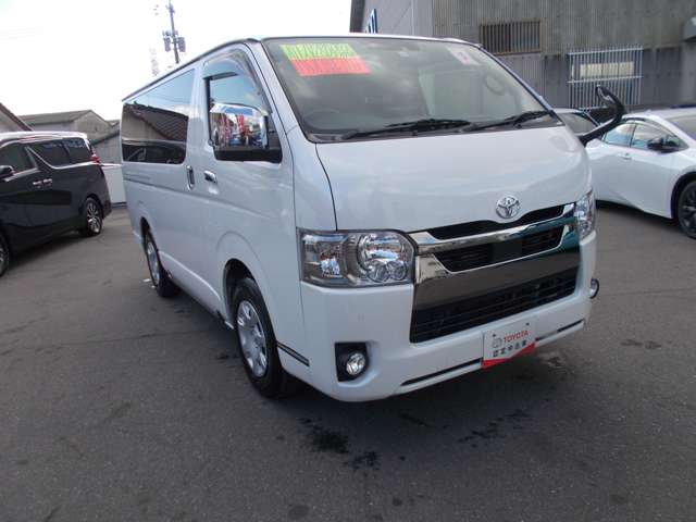 Toyota Hiace Van 7