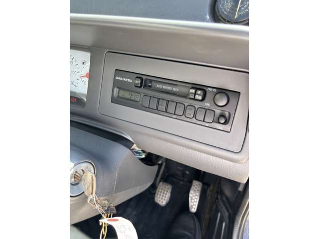 Daihatsu Midget II 11